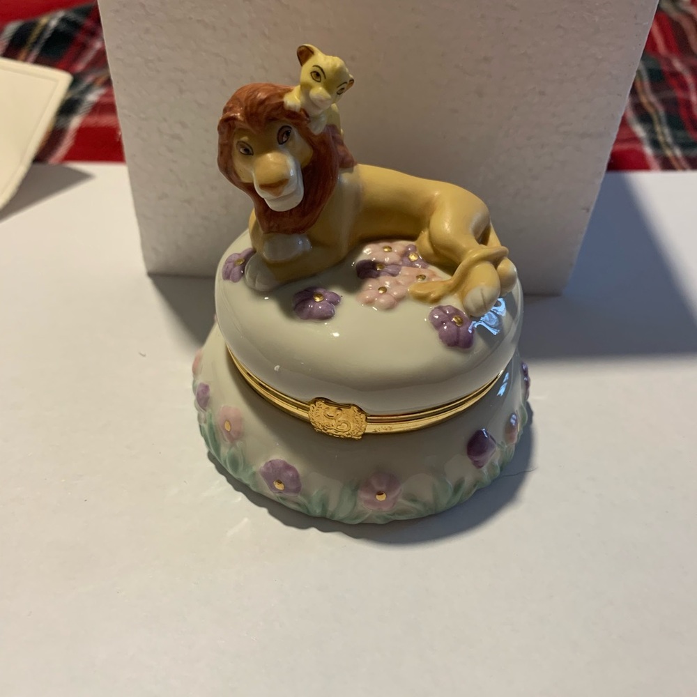 Lenox Disney Lion King Stamp Treasure Box Mufasa & Simba SKU 6405161 With COA